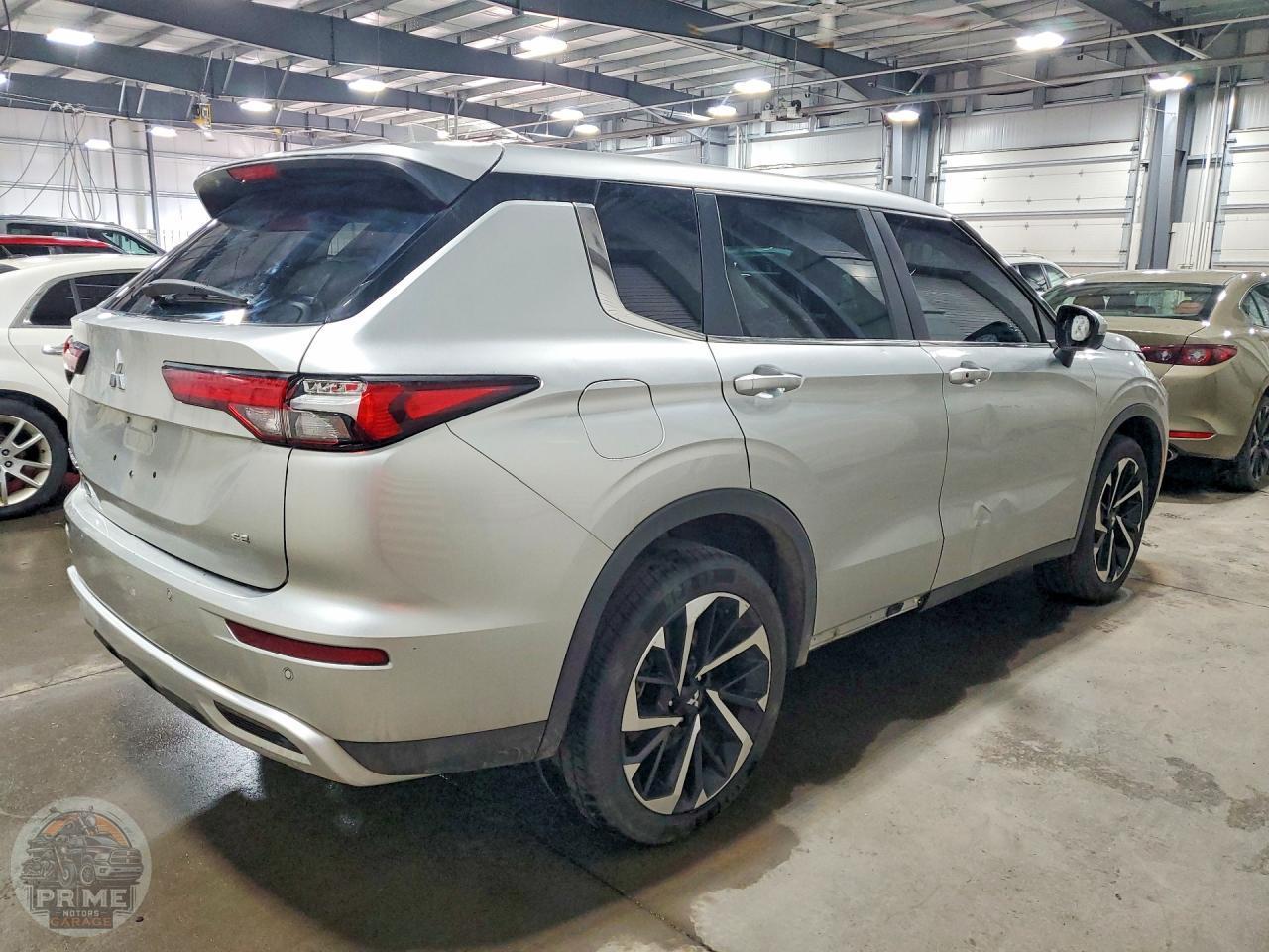 2023 MITSUBISHI OUTLANDER — фото 3