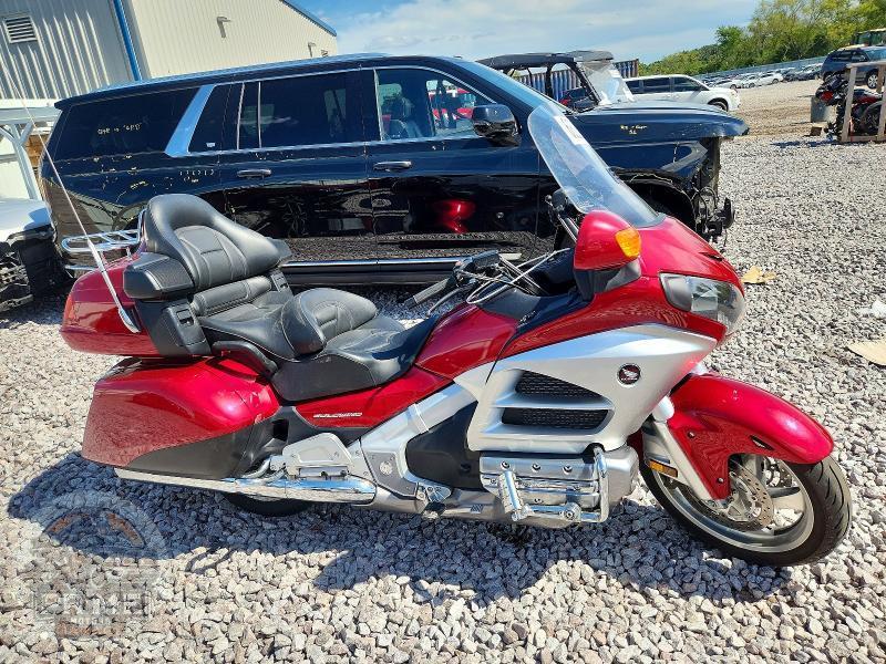 2012 HONDA GL1800 — фото 1