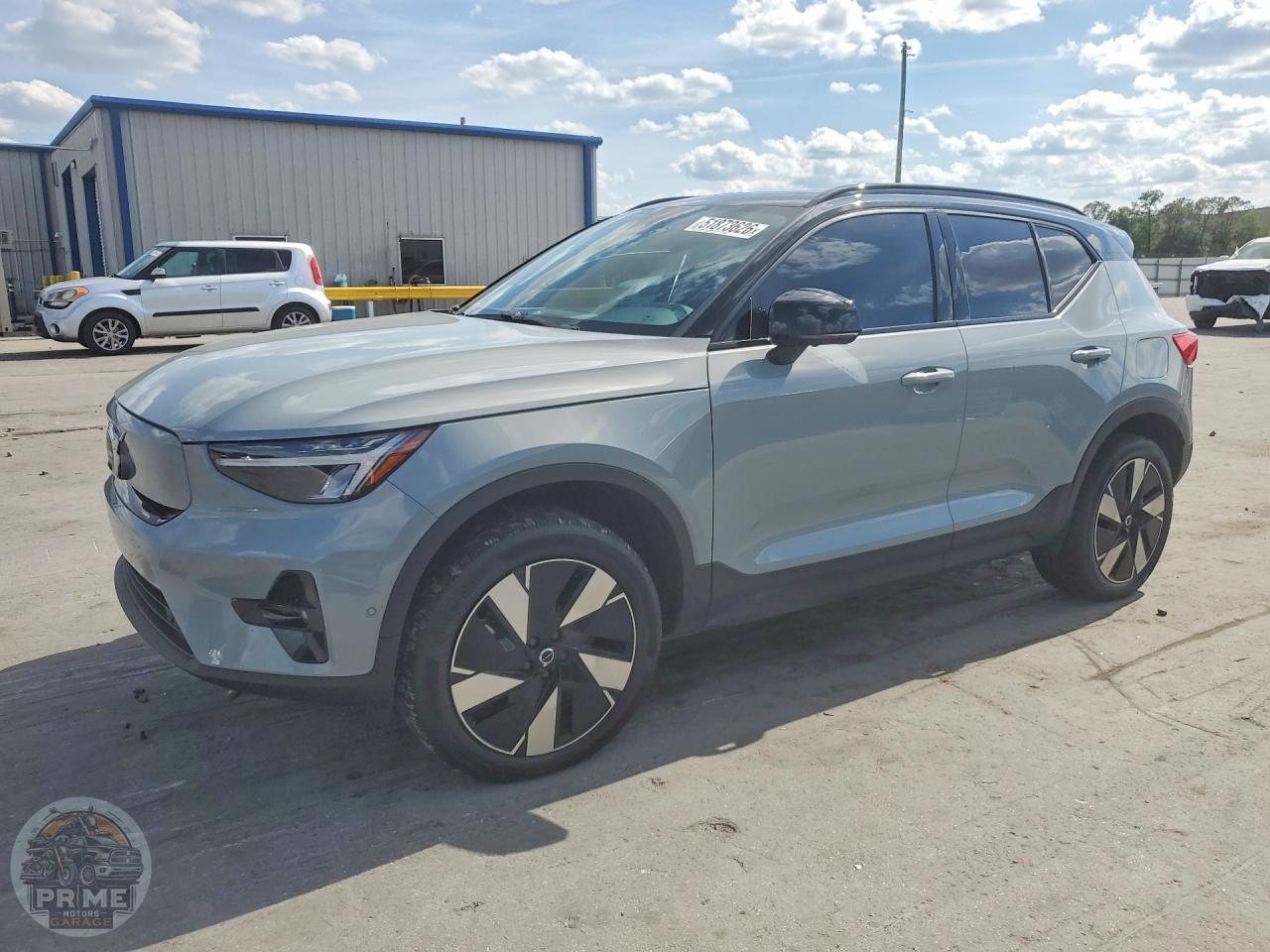 2024 VOLVO XC40 — фото 2