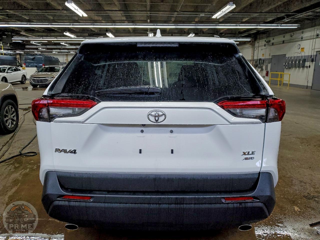 2025 TOYOTA RAV4 — фото 6