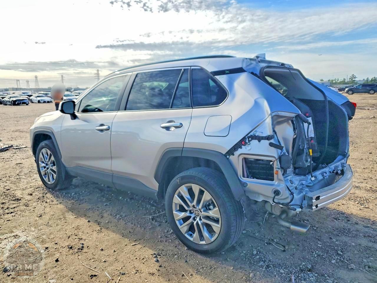 2024 TOYOTA RAV4 — фото 2