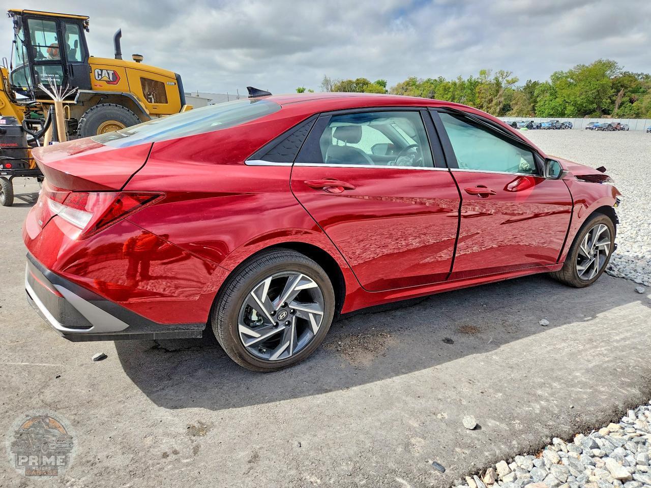 2025 HYUNDAI ELANTRA — фото 3