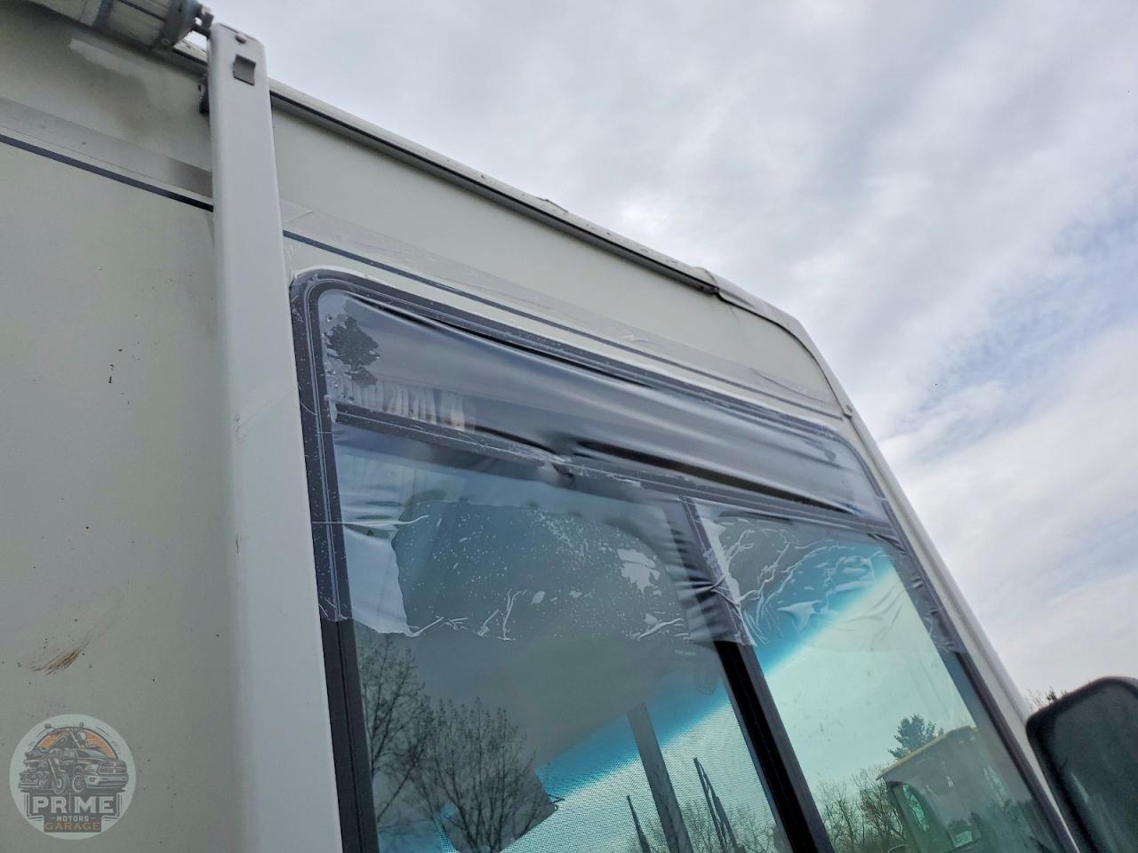 2004 WORKHORSE MOTORHOME — фото 9