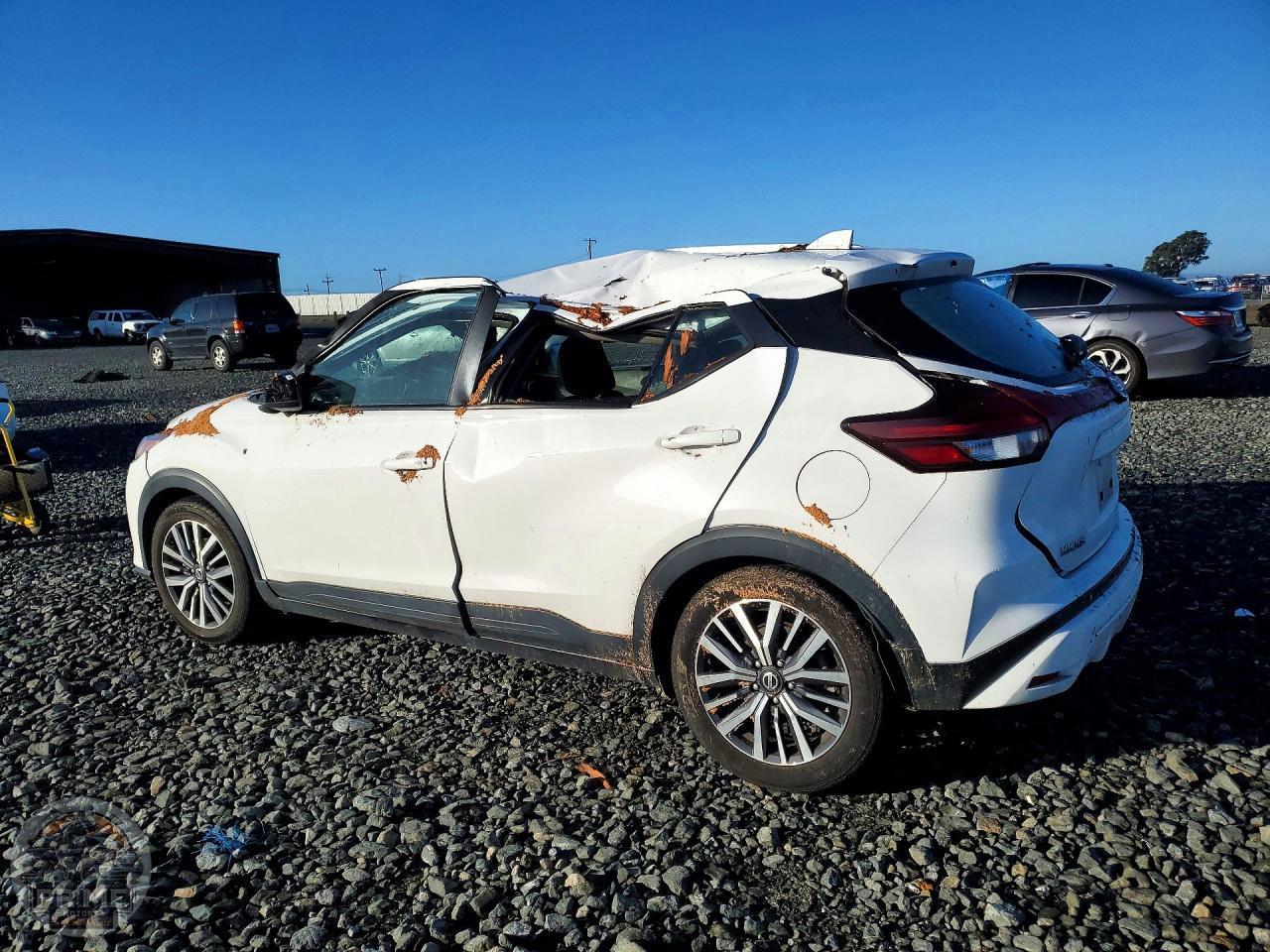 2021 NISSAN KICKS — фото 2