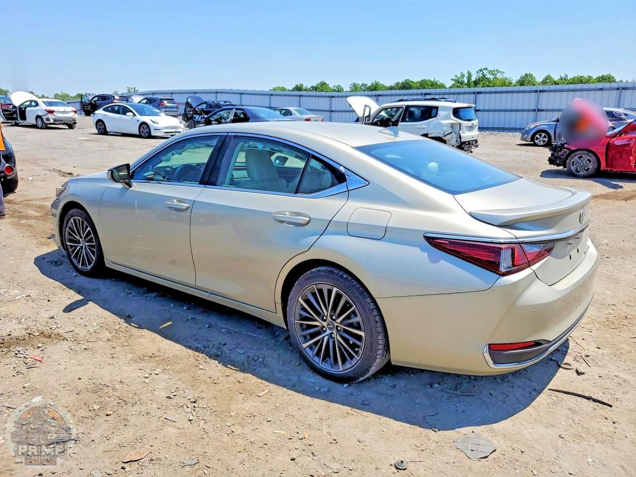 2025 LEXUS ES — фото 2