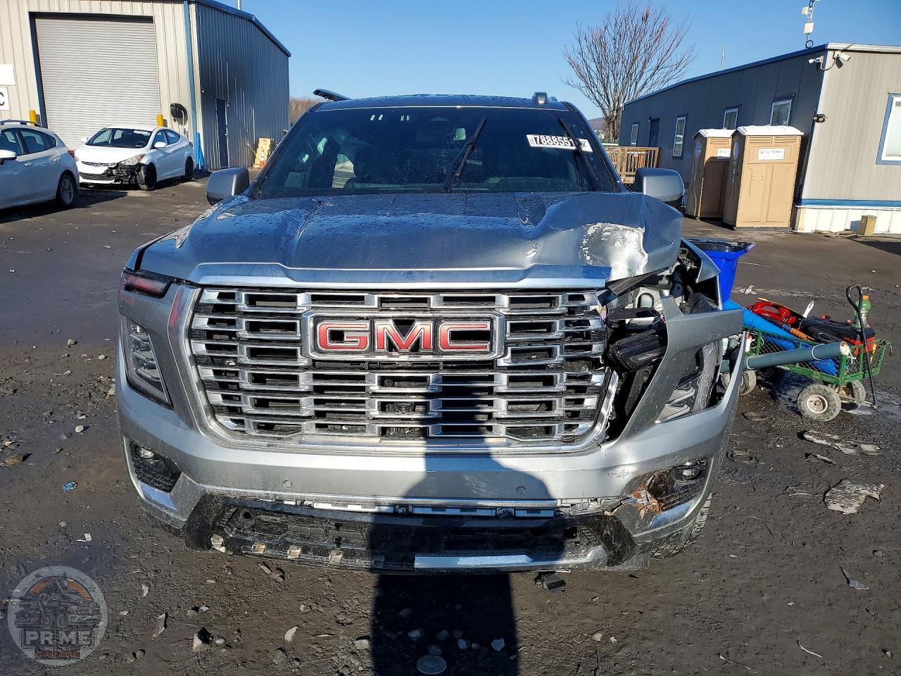 2025 GMC YUKON — фото 8