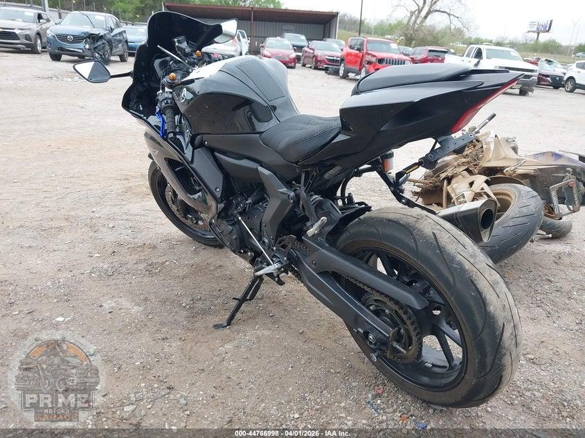 2024 YAMAHA YZFR7 — фото 3
