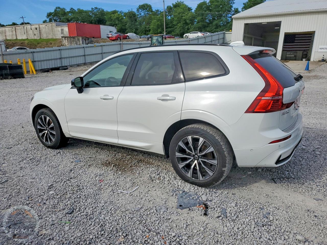 2023 VOLVO XC60 — фото 2