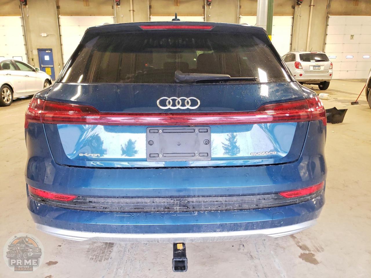 2022 AUDI E TRON — фото 6