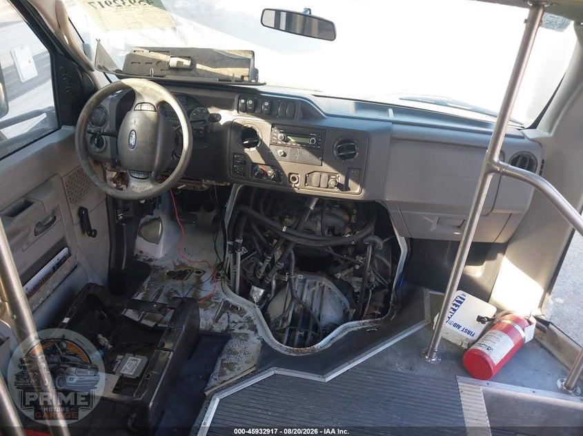 2013 FORD E-350 CUTAWAY — фото 6
