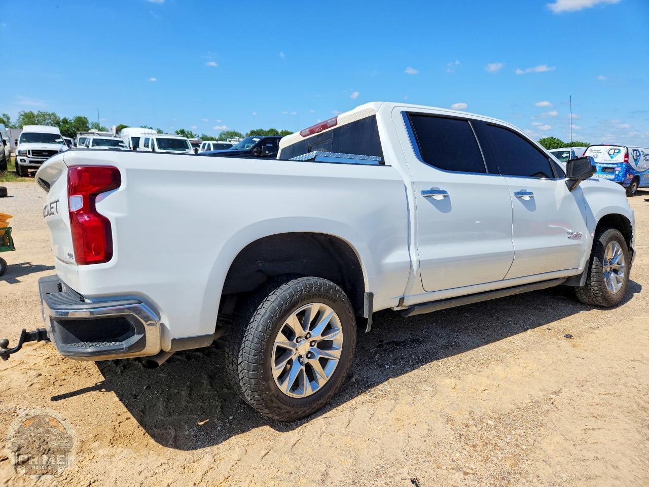 2021 CHEVROLET SILVERADO — фото 3