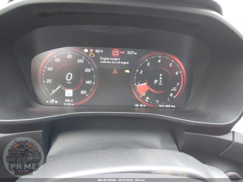 2019 VOLVO XC40 T5 MOMENTUM — фото 7