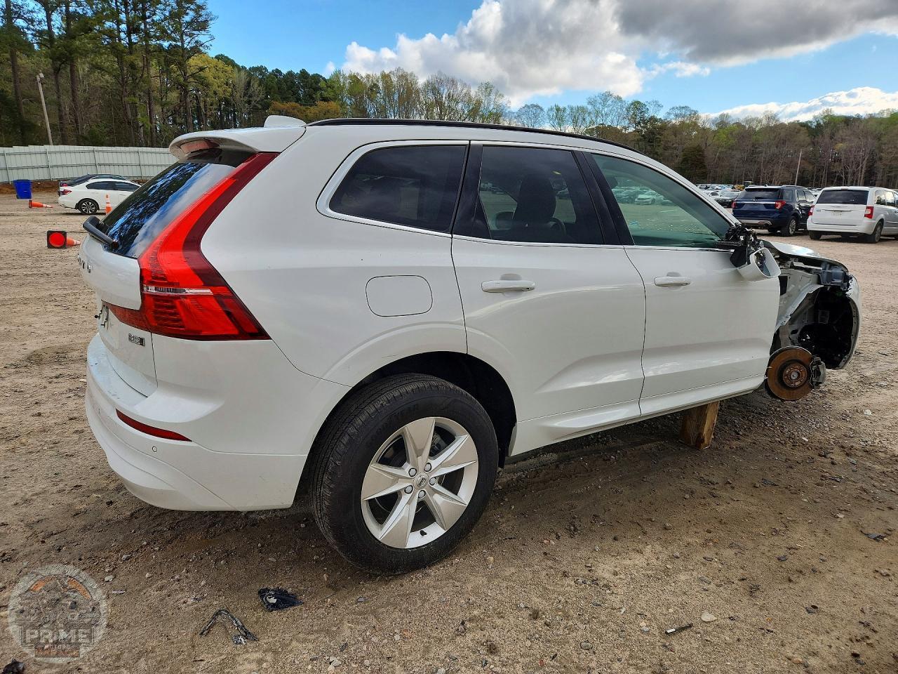 2022 VOLVO XC60 — фото 3