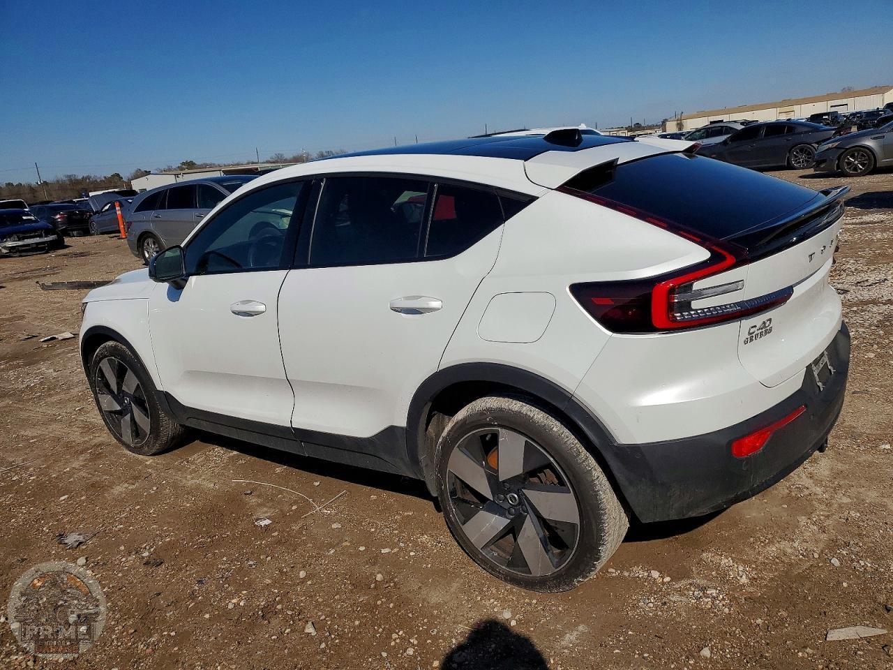 2023 VOLVO C40 — фото 2