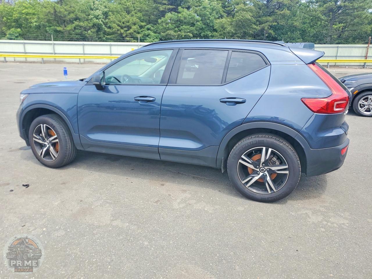 2026 VOLVO XC40 — фото 2