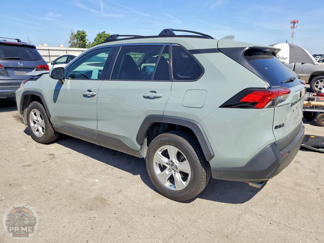 2020 TOYOTA RAV4 — фото 2