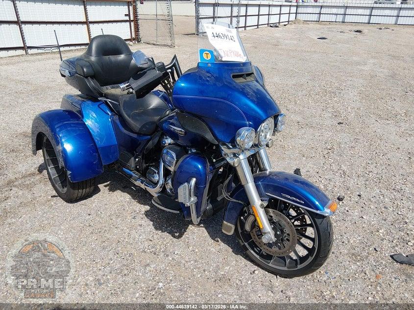 2017 HARLEY-DAVIDSON FLHTCUTG (TRI GLIDE ULTRA CLASSIC) TRI GLIDE ULTRA — фото 1