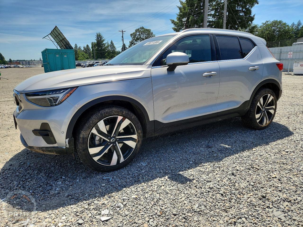 2025 VOLVO XC40 — фото 1