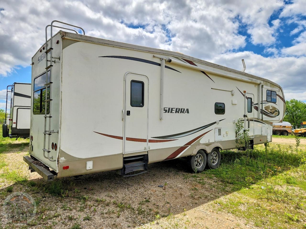 2012 FOREST RIVER SIERRA TRAILER — фото 4