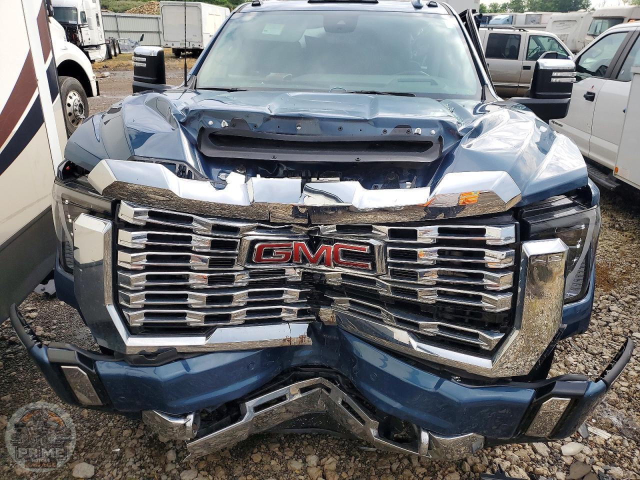 2025 GMC SIERRA — фото 12