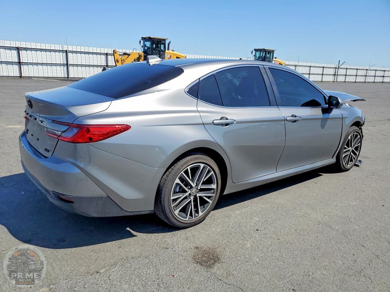 2026 TOYOTA CAMRY — фото 3