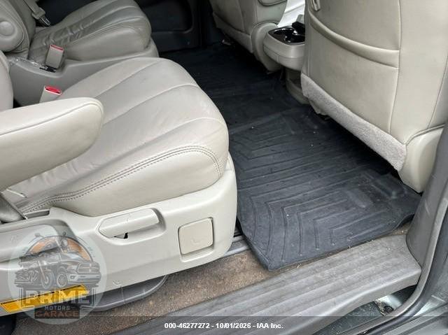2013 TOYOTA SIENNA XLE 7 PASSENGER — фото 8