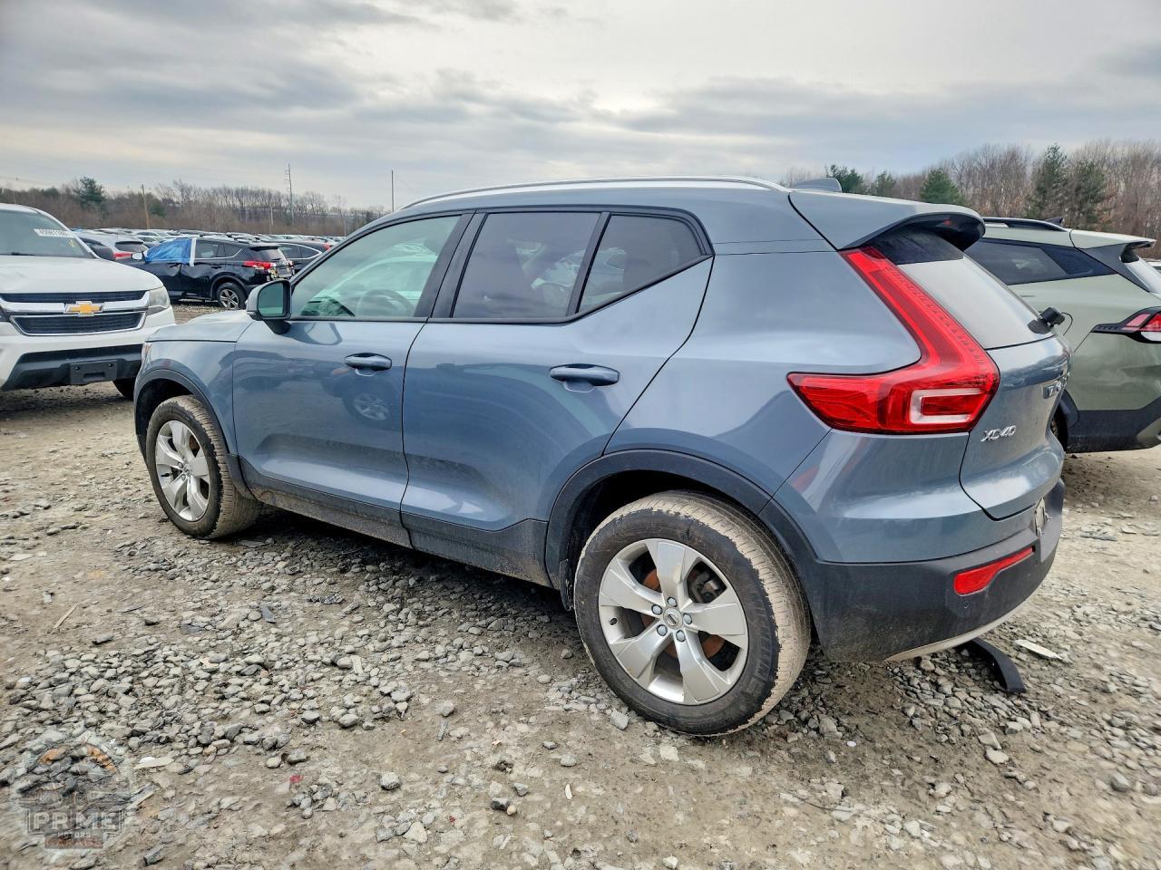 2022 VOLVO XC40 — фото 2