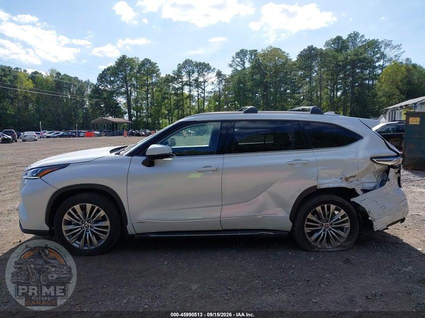 2023 TOYOTA HIGHLANDER HYBRID PLATINUM — фото 14