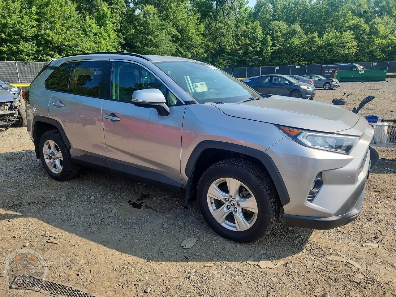 2021 TOYOTA RAV4 — фото 4