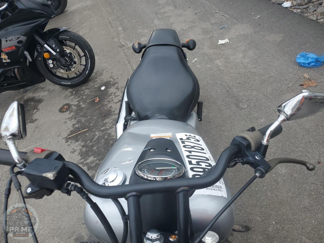 2015 HONDA VT750 — фото 5