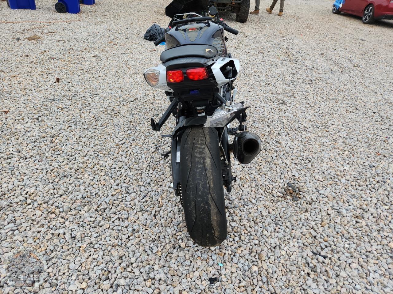 2015 SUZUKI GSX R750 — фото 4