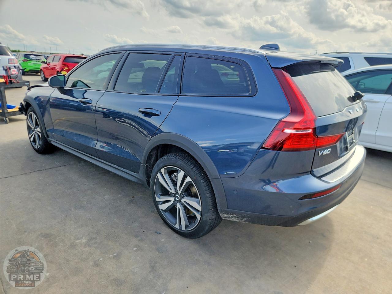 2026 VOLVO V60 — фото 2