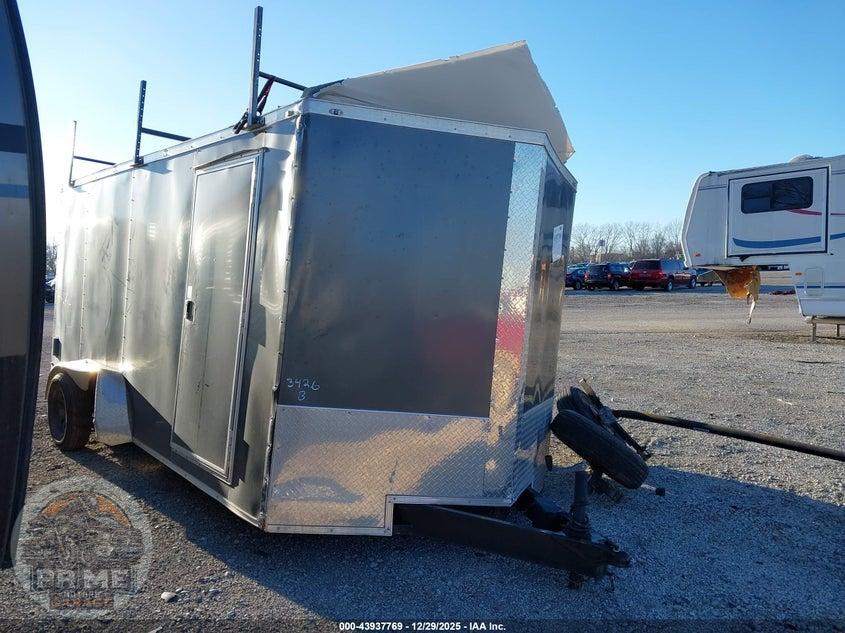 2024 WELLS CARGO ENCLOSED TRAILER — фото 1