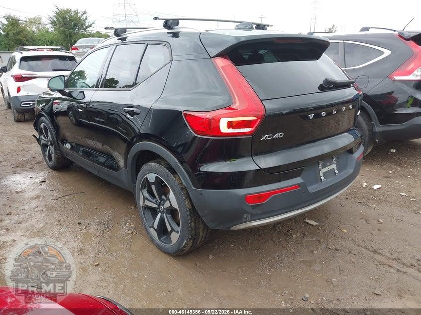 2019 VOLVO XC40 T5 MOMENTUM — фото 3