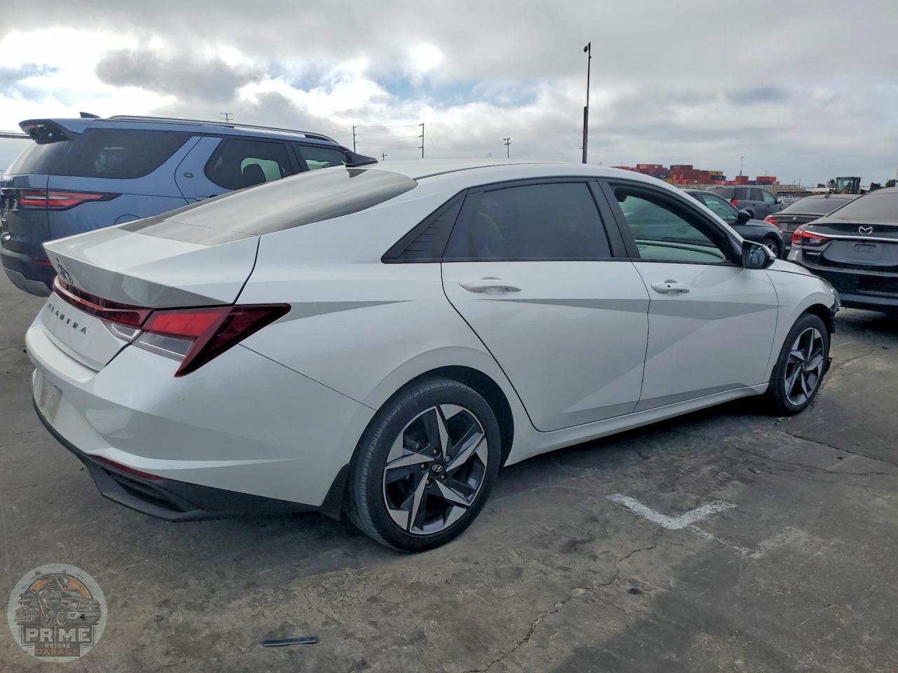 2023 HYUNDAI ELANTRA — фото 3