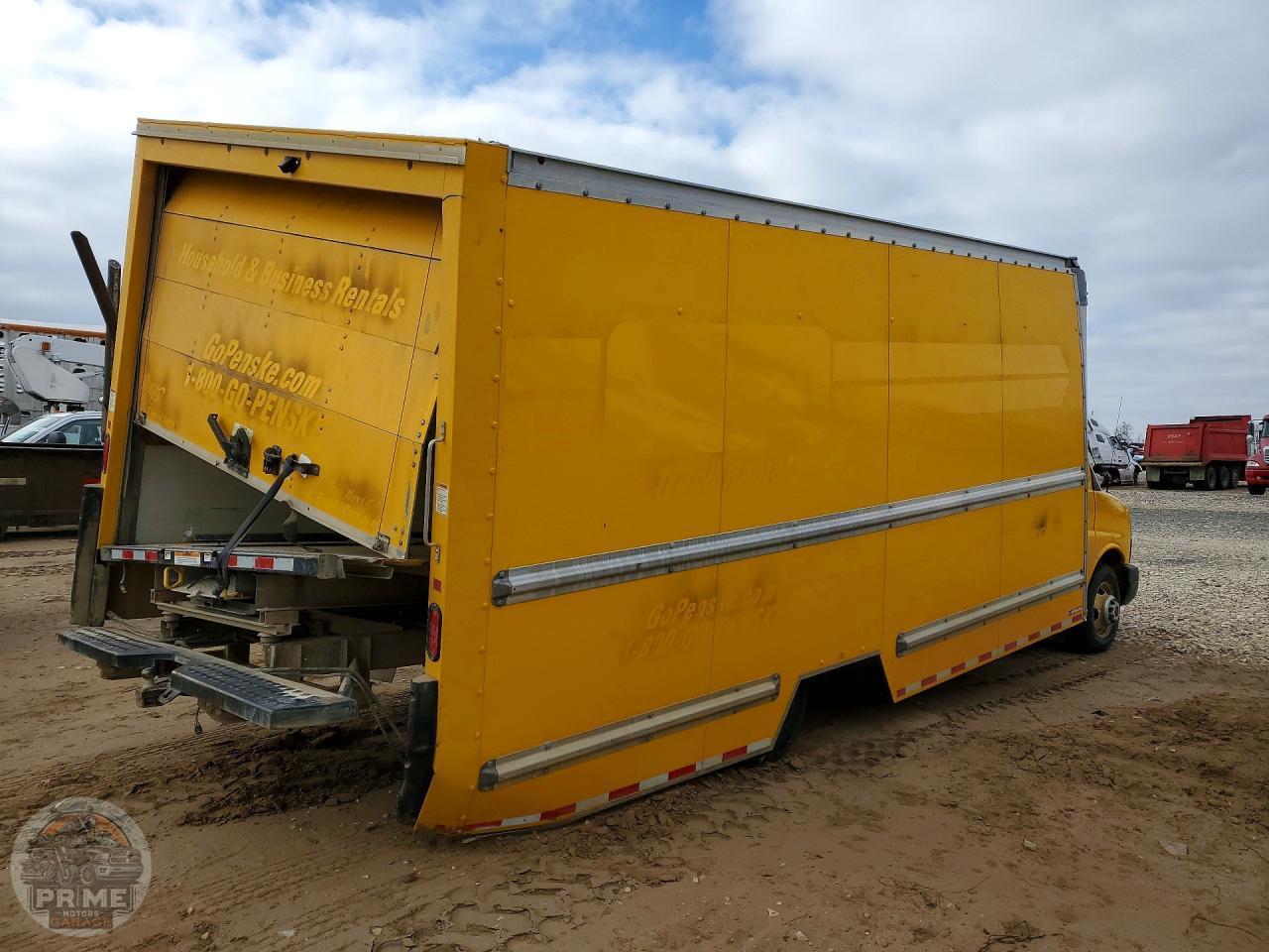 2023 GMC SAVANA — фото 14