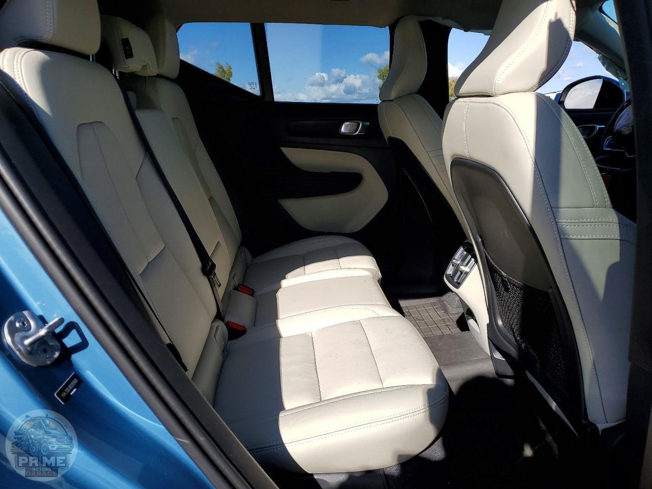 2024 VOLVO XC40 — фото 10