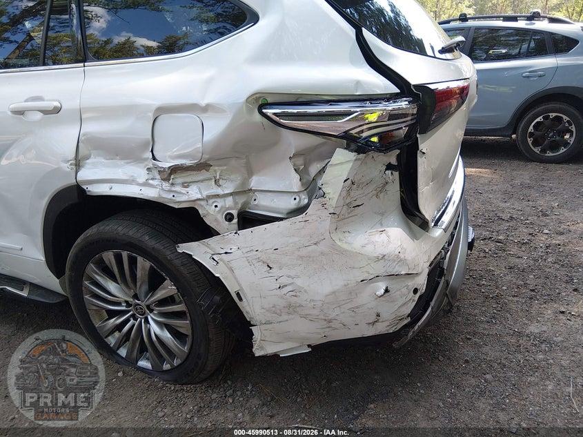 2023 TOYOTA HIGHLANDER HYBRID PLATINUM — фото 6