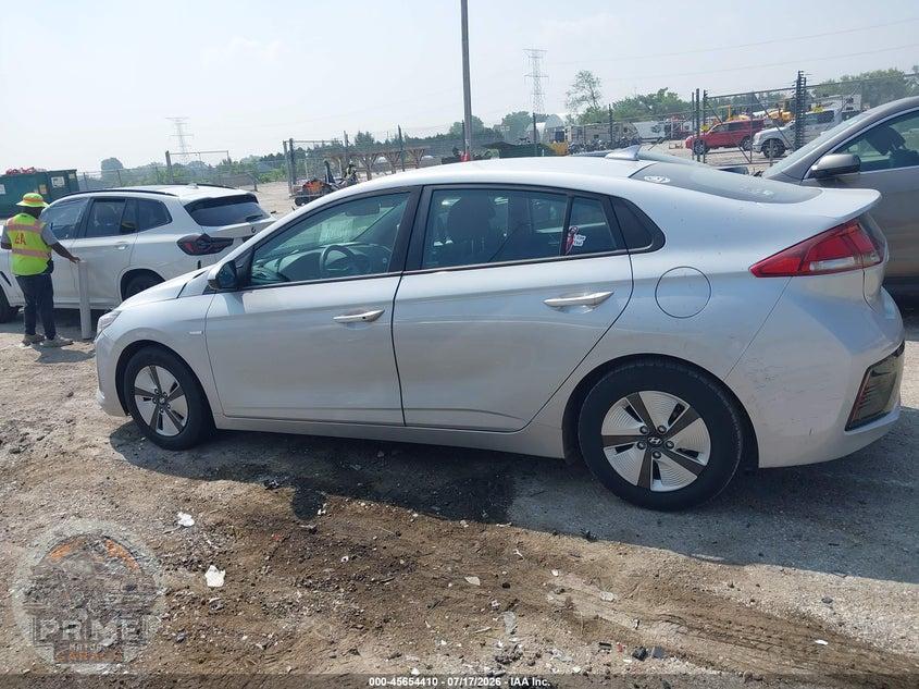 2018 HYUNDAI IONIQ HYBRID BLUE — фото 14
