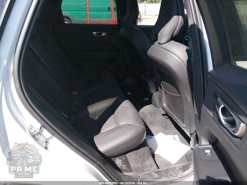 2024 VOLVO XC60 B5 PLUS DARK THEME — фото 8