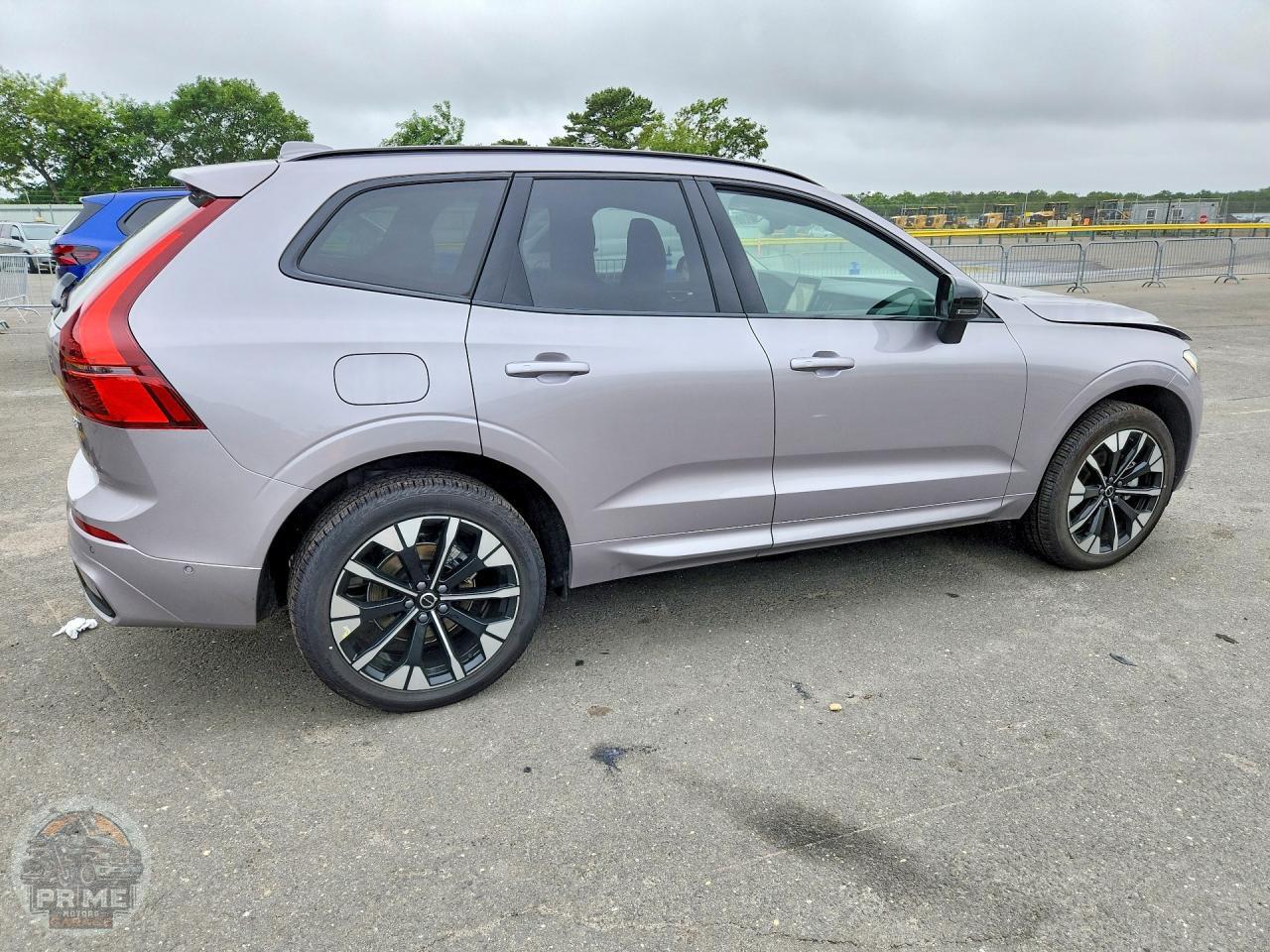 2026 VOLVO XC60 — фото 5