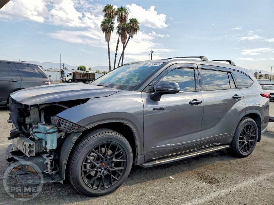 2022 TOYOTA HIGHLANDER — фото 1