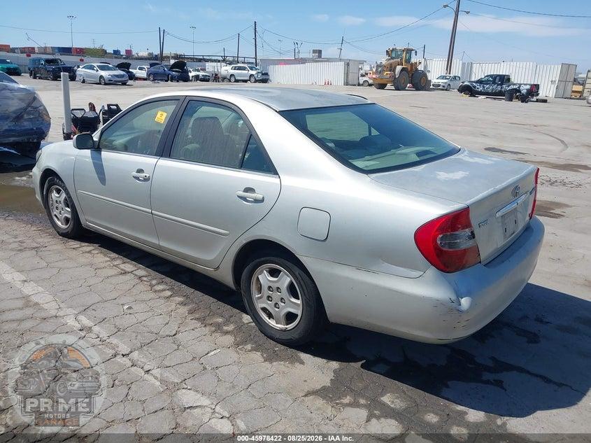 2002 TOYOTA CAMRY LE V6 — фото 3