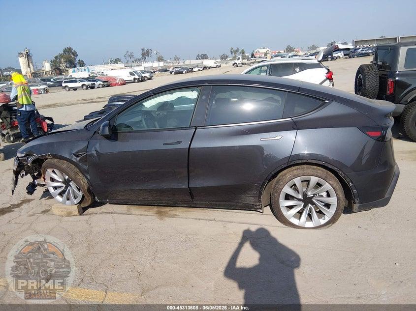 2026 TESLA MODEL Y PREMIUM REAR-WHEEL DRIVE/REAR-WHEEL DRIVE — фото 17