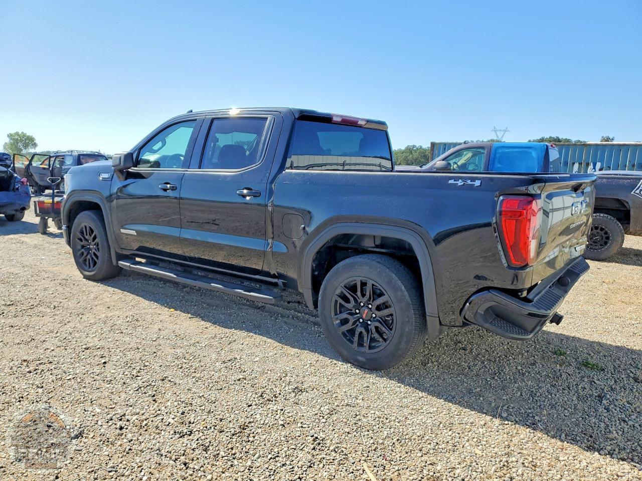 2025 GMC SIERRA — фото 2