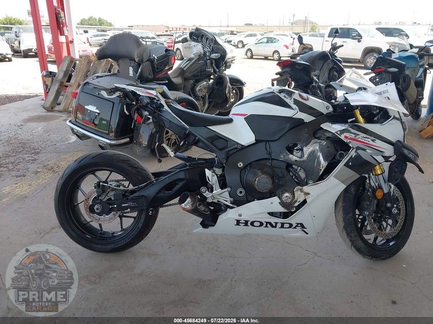 2026 HONDA CBR1000 RR — фото 12