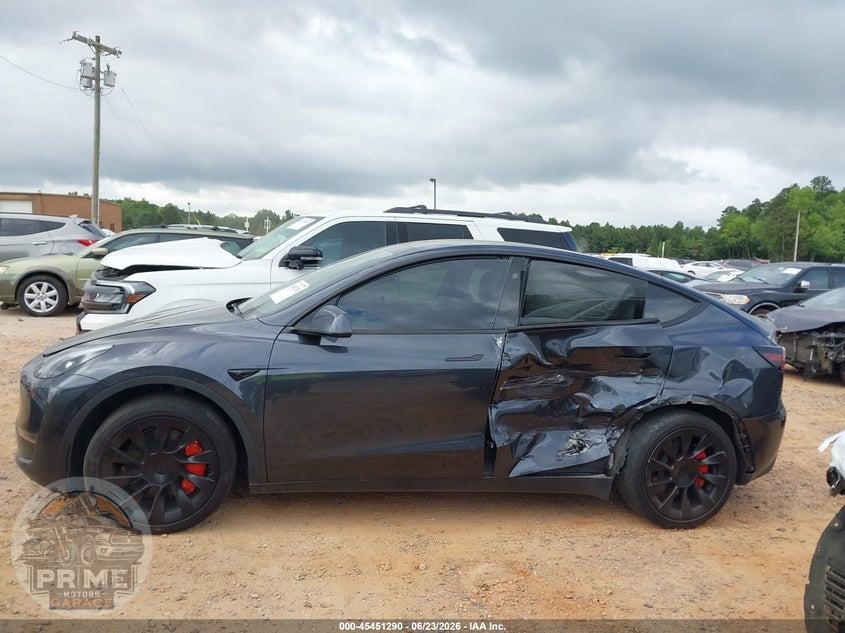 2024 TESLA MODEL Y LONG RANGE DUAL MOTOR ALL-WHEEL DRIVE — фото 13
