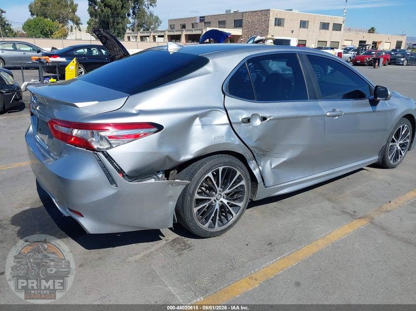 2019 TOYOTA CAMRY HYBRID SE — фото 4