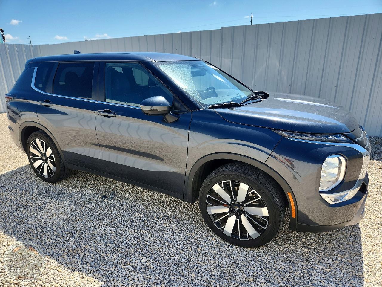 2025 MITSUBISHI OUTLANDER — фото 4