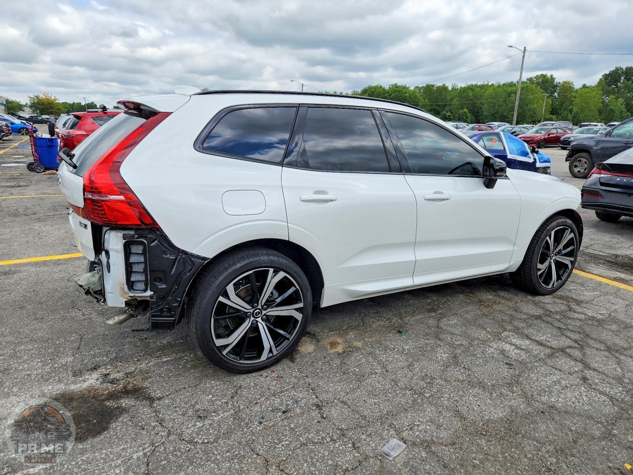 2025 VOLVO XC60 — фото 3